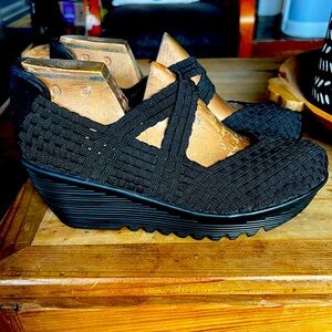bernie mev NY Black Wedge Shoe, Size 9.5